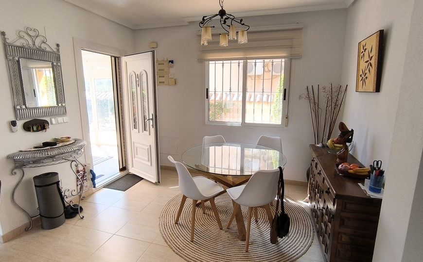 Sale - Villa - El Raso