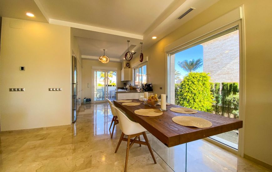 Sale - Villa - La Zenia