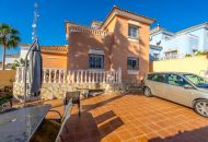 Sale - Villa - Villamartin