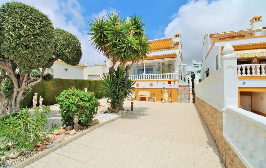 Sale - Villa - Villamartin