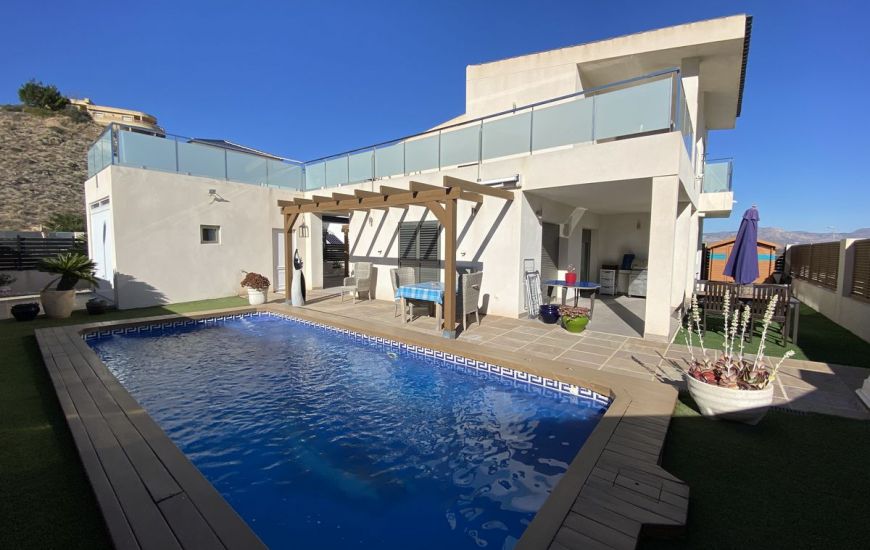 Sale - Villa - Cox