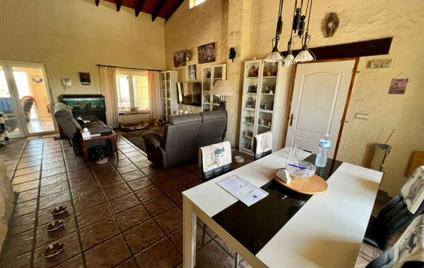 Sale - Villa with annex - Dolores
