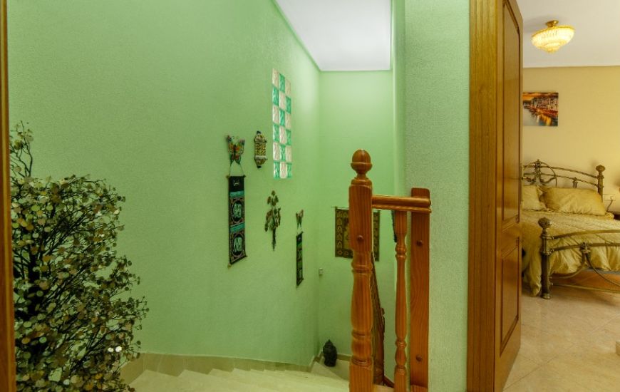 Sale - Villa - Los Altos