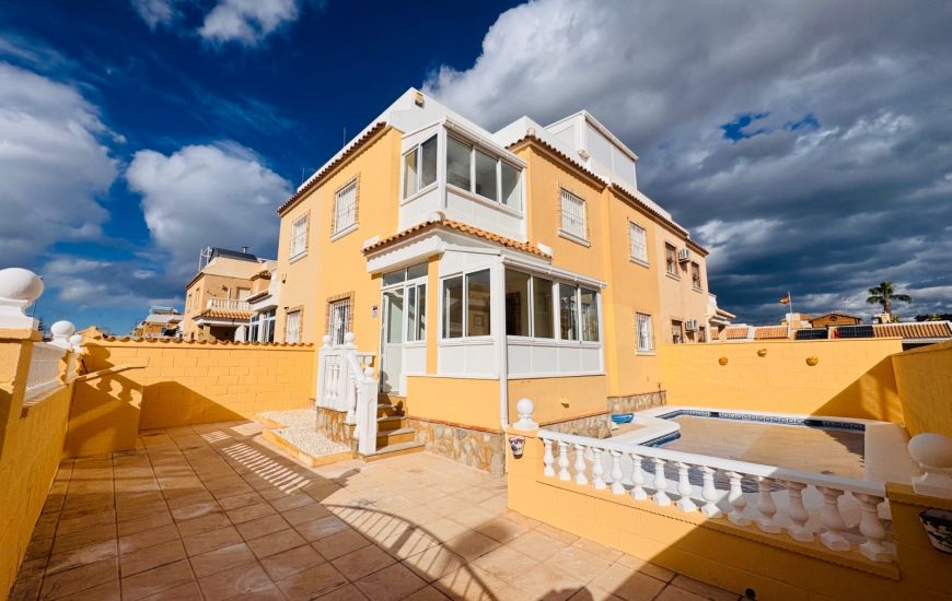 Sale - Half Vrijstaand Huis - Ciudad Quesada