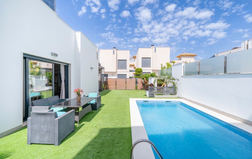 Venta - Villa - Torrevieja