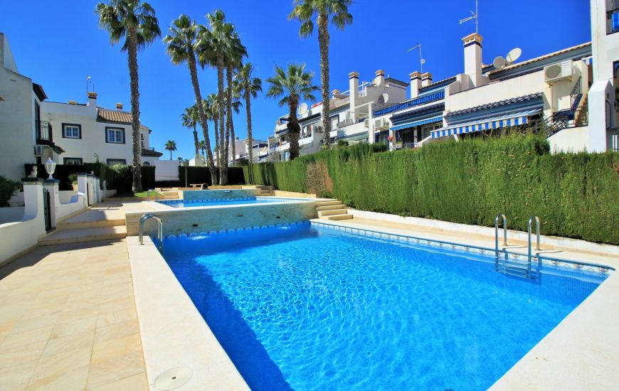 Sale - Villa - Villamartin