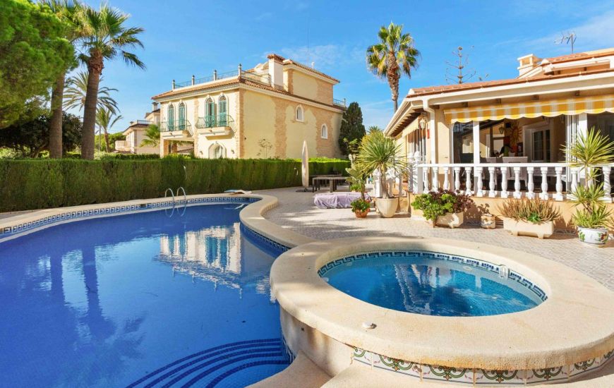 Sale - Villa - Cabo Roig