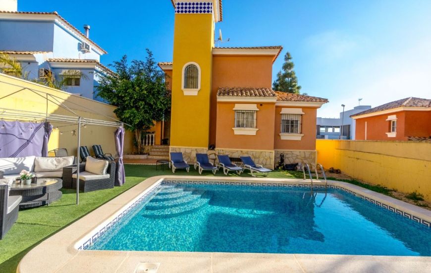 Sale - Villa - Villamartin