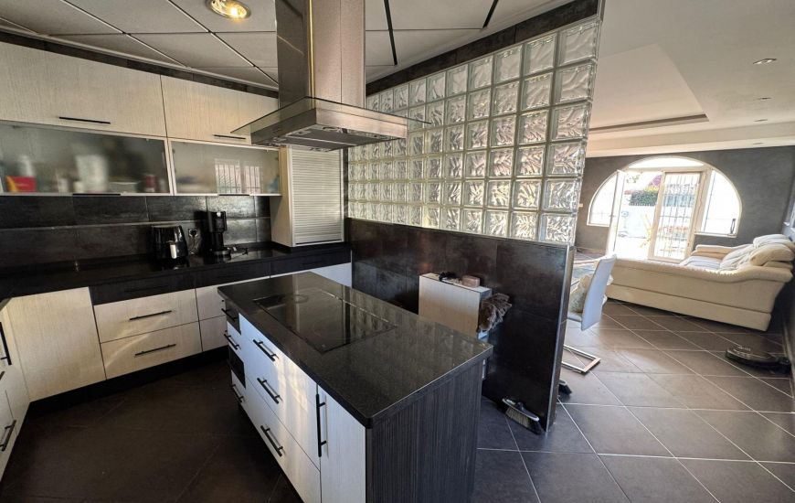 Sale - Villa - Torrevieja - 