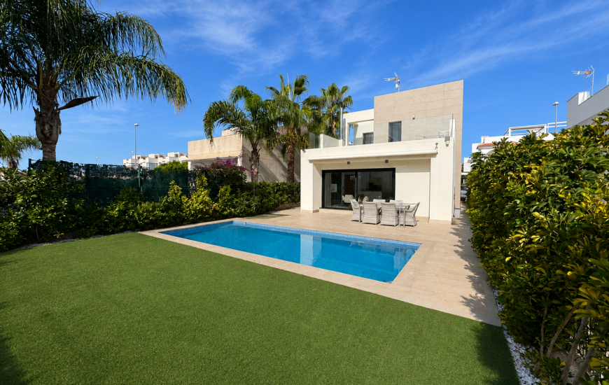 Sale - Villa - Ciudad Quesada