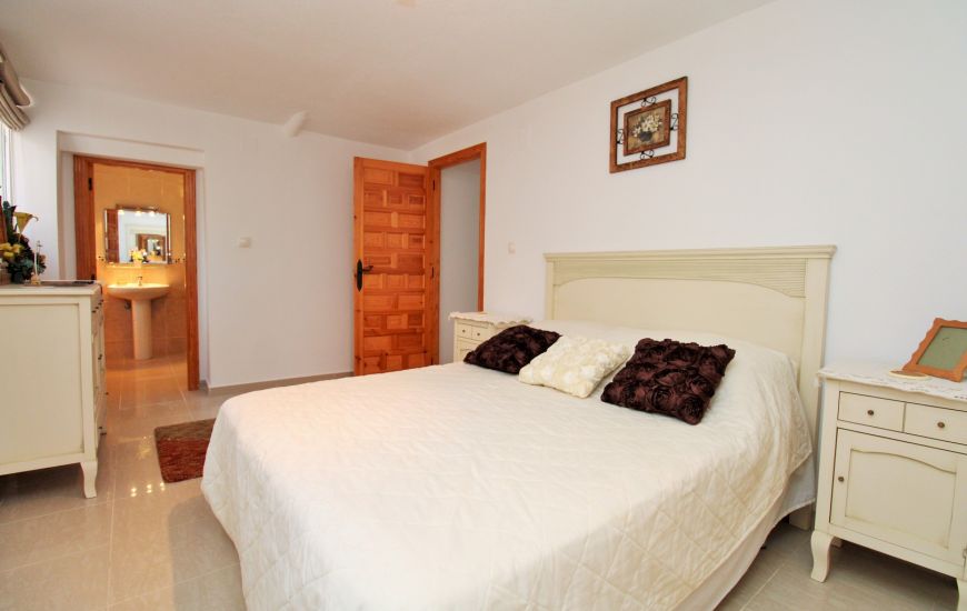 Sale - Villa - Villamartin