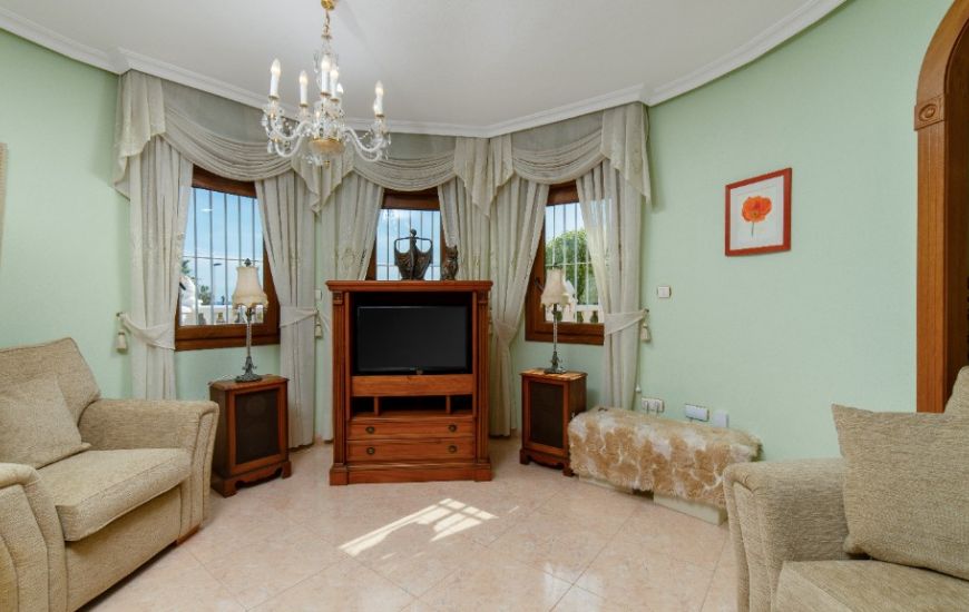 Sale - Villa - Los Altos