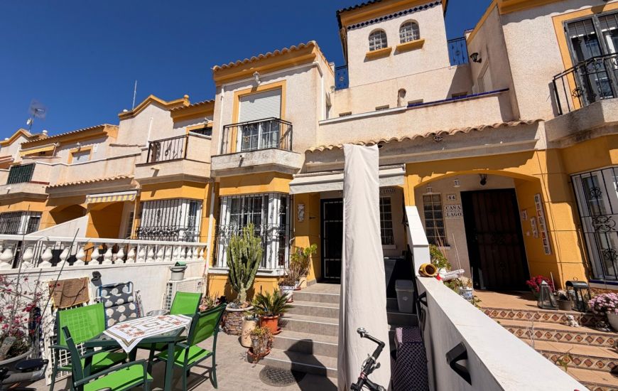 Sale - Townhouse - El Raso