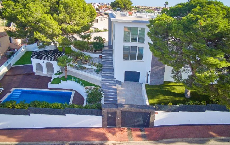 Sale - Villa - Los Balcones