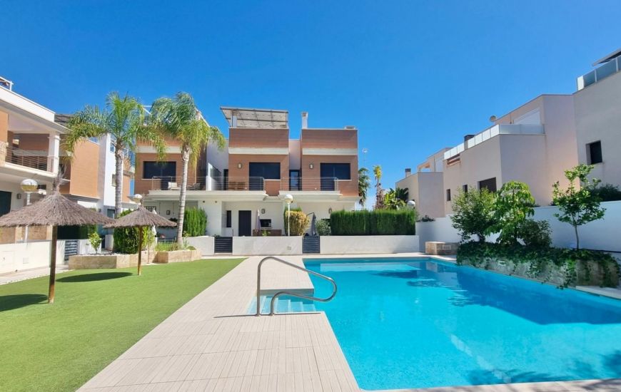 Sale - Semi Detached - Ciudad Quesada