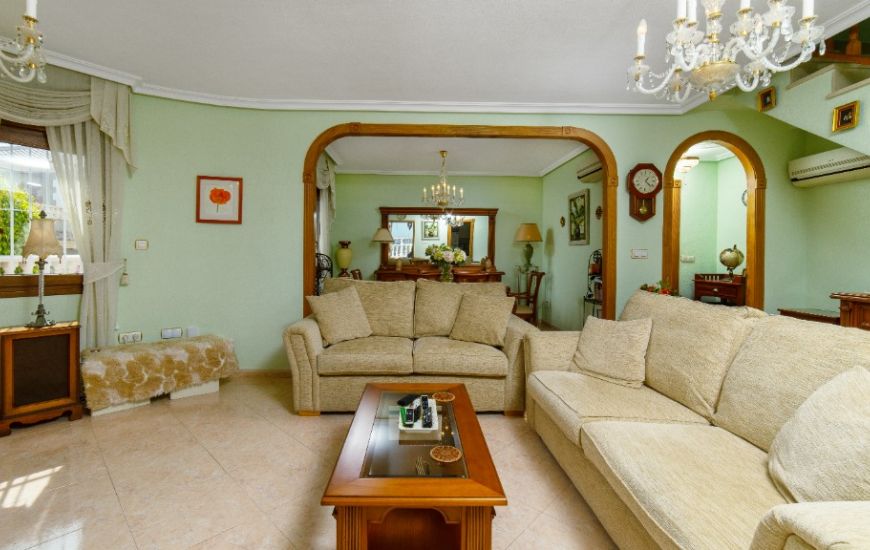 Sale - Villa - Los Altos