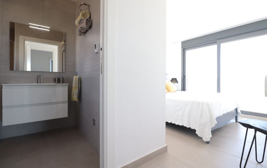 Sale - Villa - Benimar