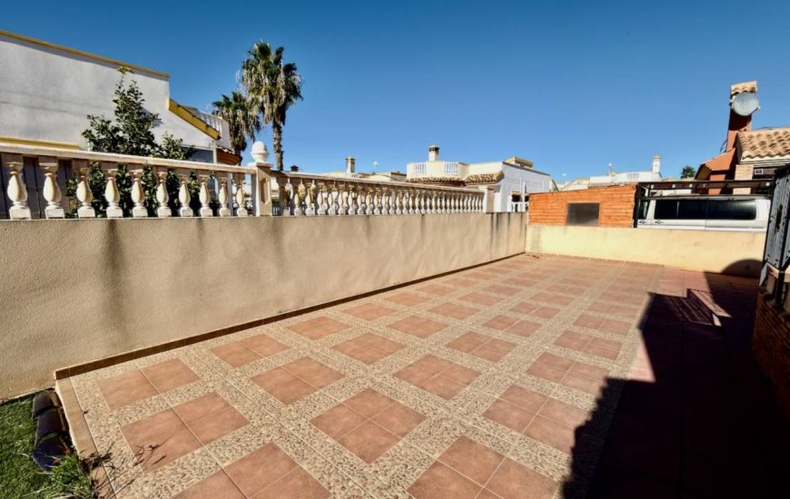 Sale - Villa - El Raso