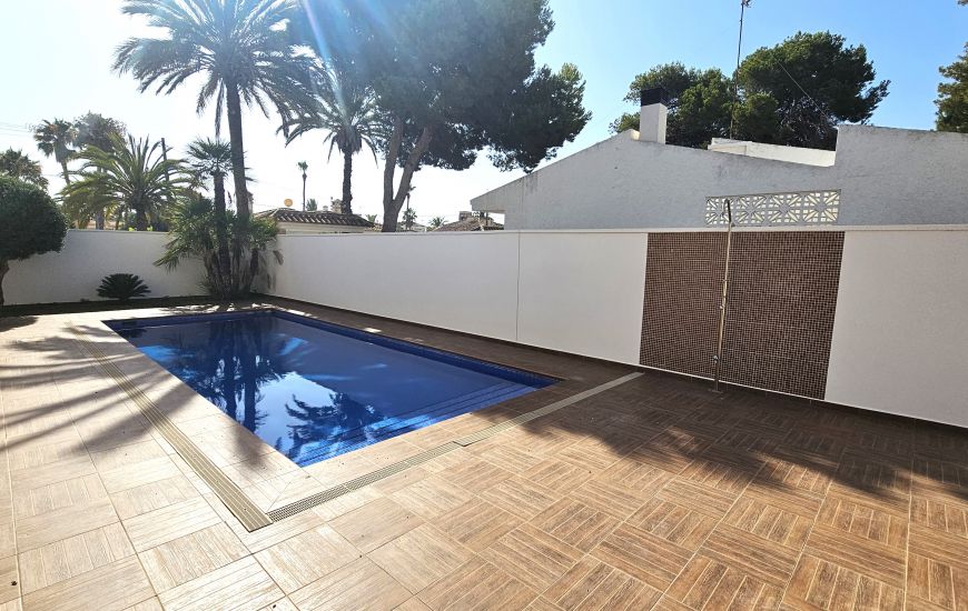 Sale - Villa - Cabo Roig