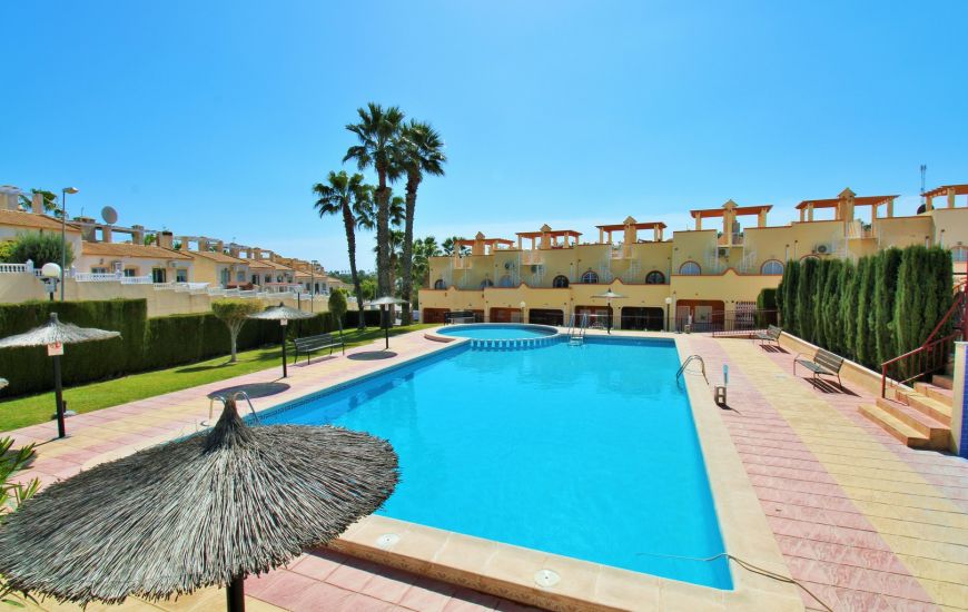 Sale - Rijtjeshuis - Villamartin