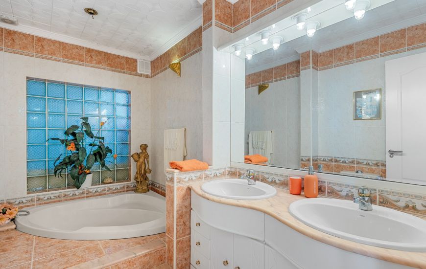 Venta - Villa - San Miguel de Salinas