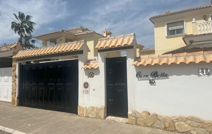 Sale - Villa - El Raso