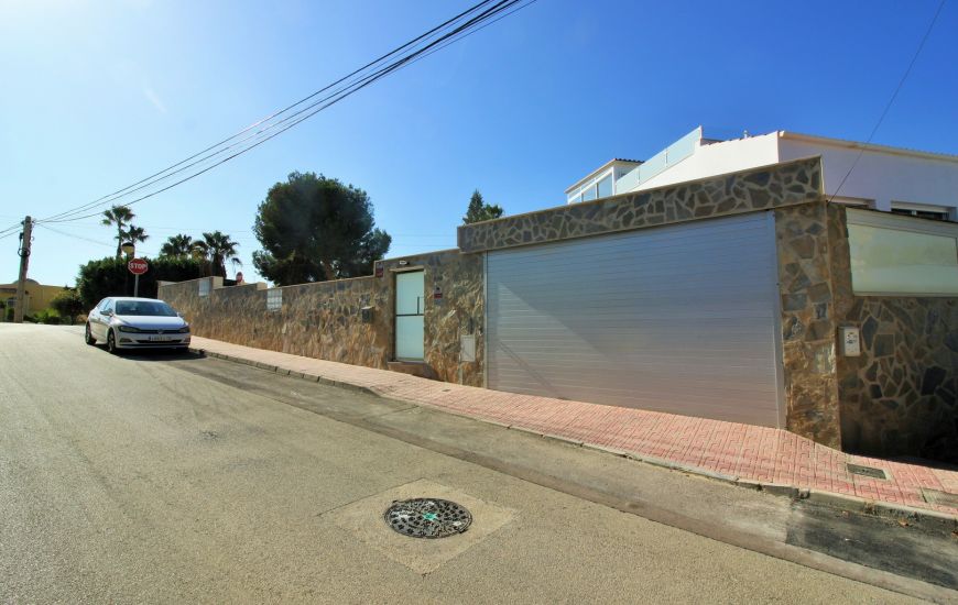 Sale - Villa - Villamartin