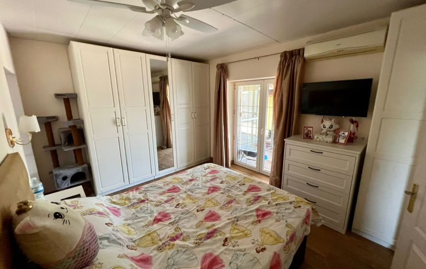 Sale - Villa with annex - Dolores