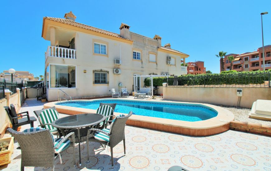 Sale - Apartments - Villamartin