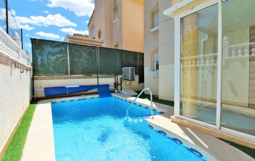 Sale - Villa - Villamartin