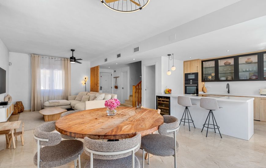 Sale - Townhouse - Alicante