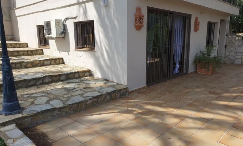 Sale - Villa - Alberic