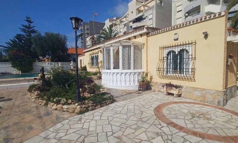 Sale - Villa - Torrevieja