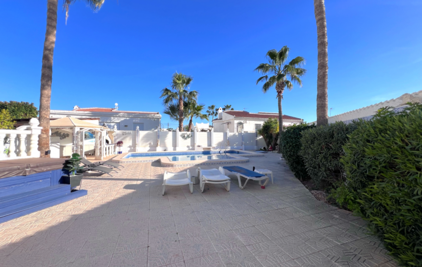 Sale - Villa - Torrevieja