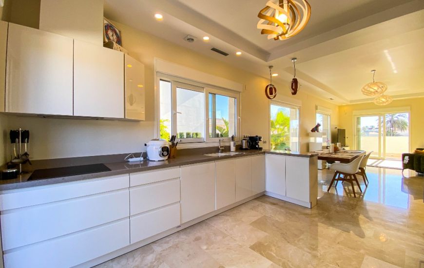 Sale - Villa - La Zenia