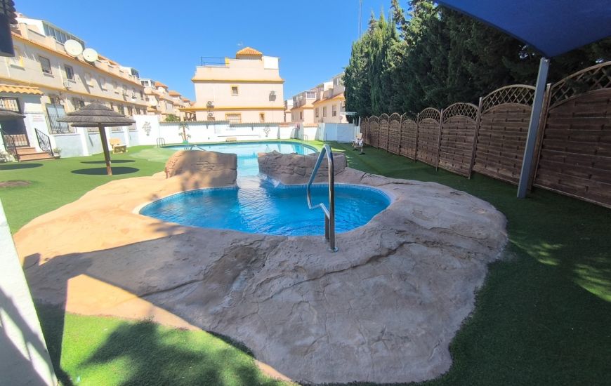 Sale - Rijtjeshuis - Algorfa