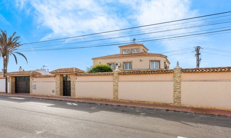 Sale - Villa - Torrevieja