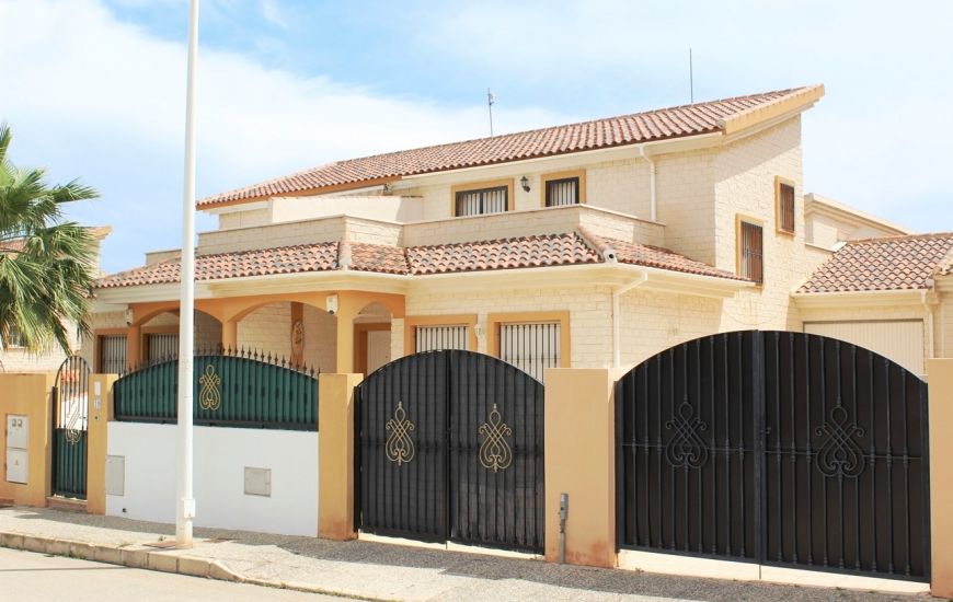 Sale - Villa - Los Dolses