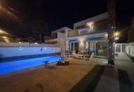 Sale - Villa * - Pilar de la Horadada *