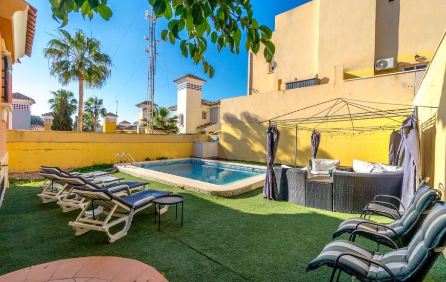 Sale - Villa - Villamartin