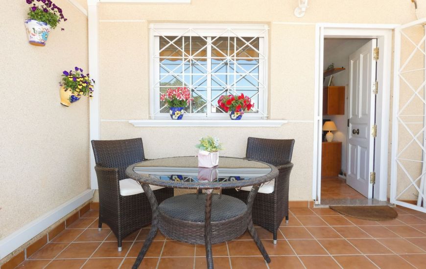 Sale - Link-Detached Villa - Torrevieja