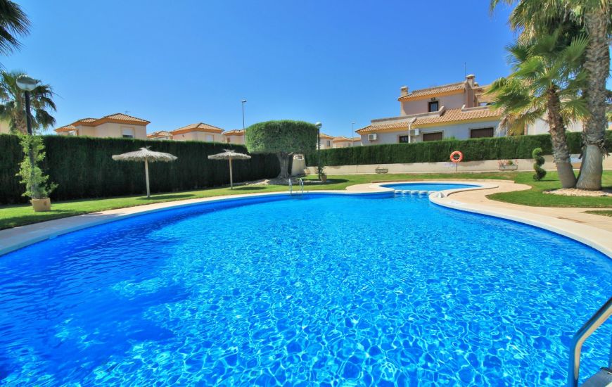 Sale - Rijtjeshuis - Villamartin