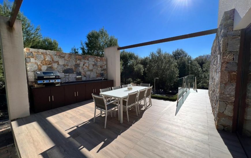 Venta - Villa - Las Colinas