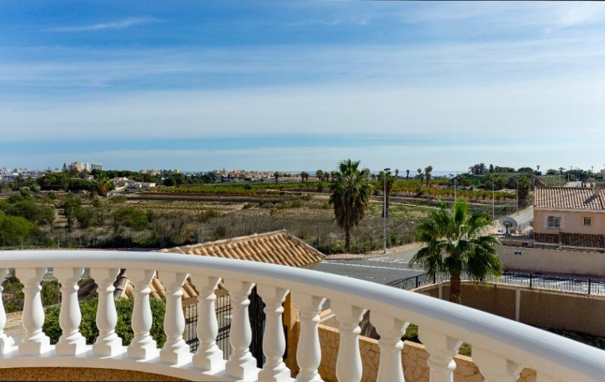 Sale - Villa - Los Altos