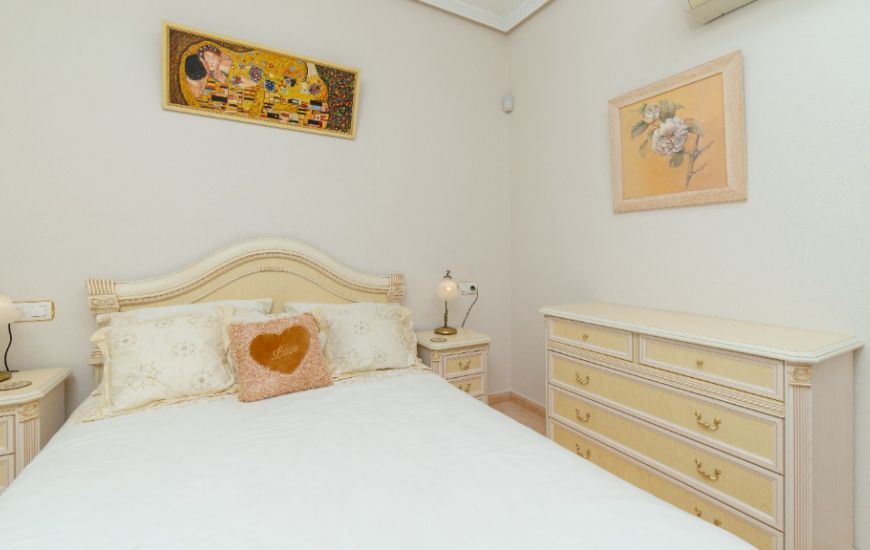 Sale - Villa - Los Altos