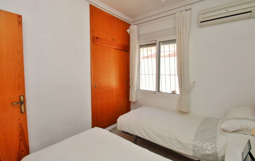 Sale - Villa - Villamartin