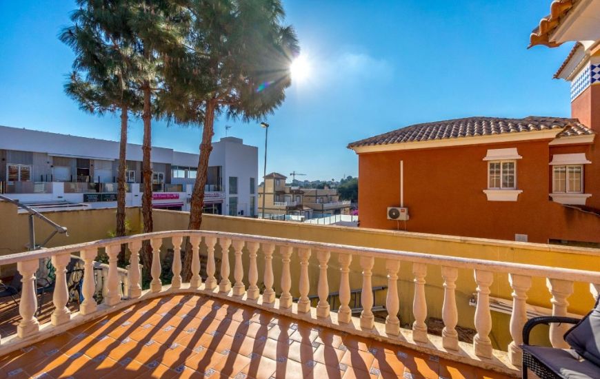 Sale - Villa - Villamartin