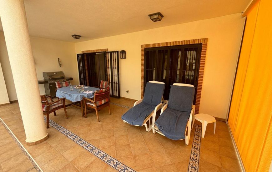 Sale - Villa - Torrevieja Centro