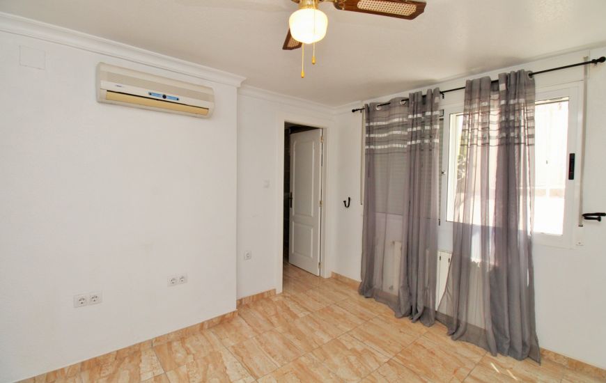 Sale - Villa - Villamartin