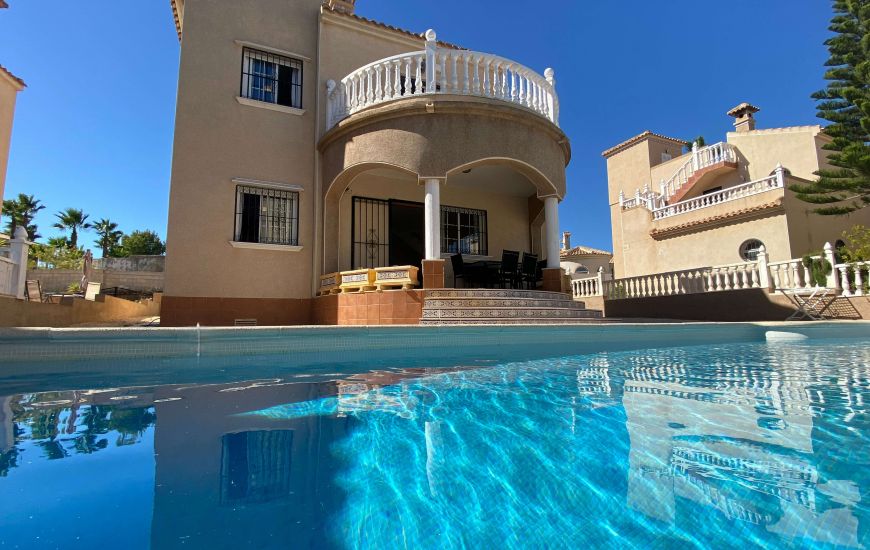 Sale - Villa - El Galan